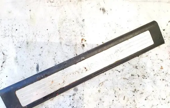 Mercedes-Benz ML W164 Front sill trim cover a1646803435