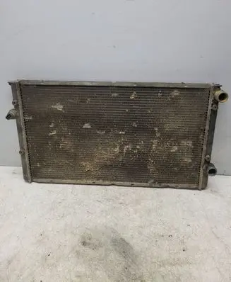Volkswagen Golf III Coolant radiator