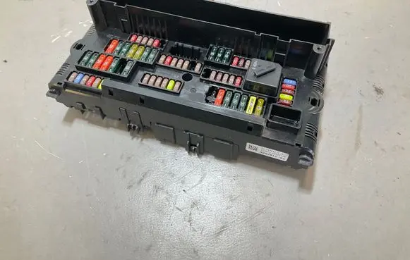BMW 5 F10 F11 Fuse module 9252815 06527145 317033442