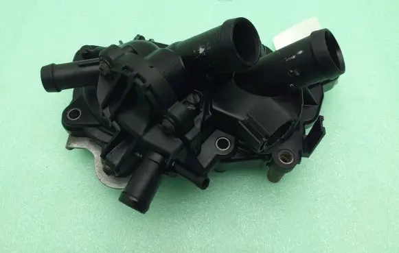 Volkswagen Golf VII Water pump 04E121042