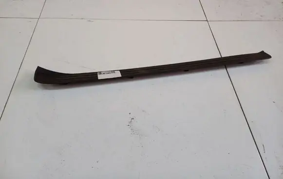 Front sill trim cover