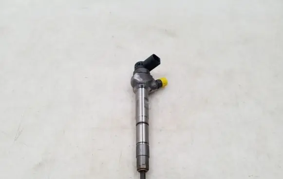 Volkswagen Touran III Fuel injector 04L130277AC