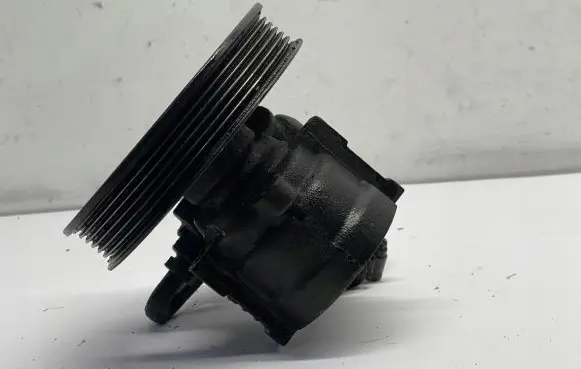 Opel Astra G Power steering pump 90409232