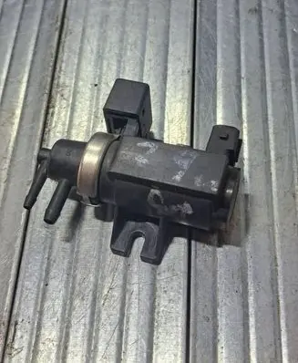 KIA Carnival Vacuum valve 72190319