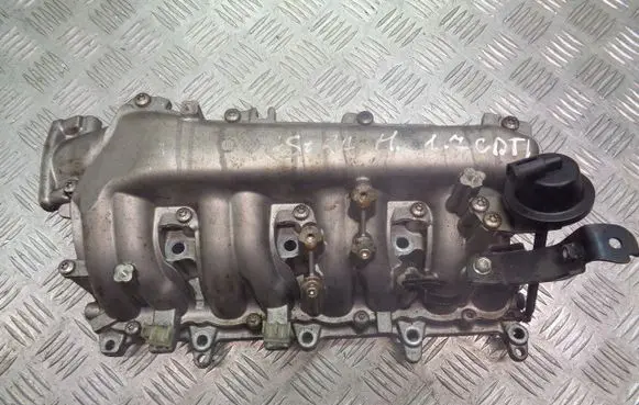Volvo S40 Intake manifold 700997110
