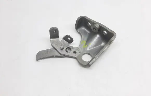 Engine mount bracket