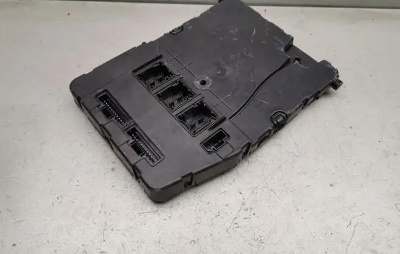 Renault Megane II Comfort/convenience module 8200525384