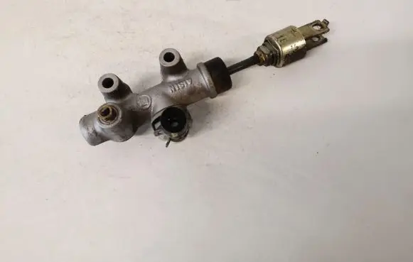 Toyota Avensis Verso Clutch master cylinder