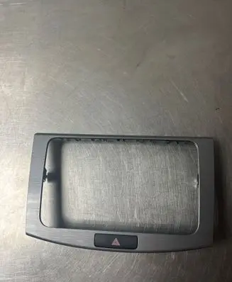 Radio/GPS head unit trim