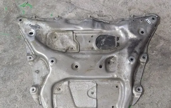 Engine splash shield/under tray