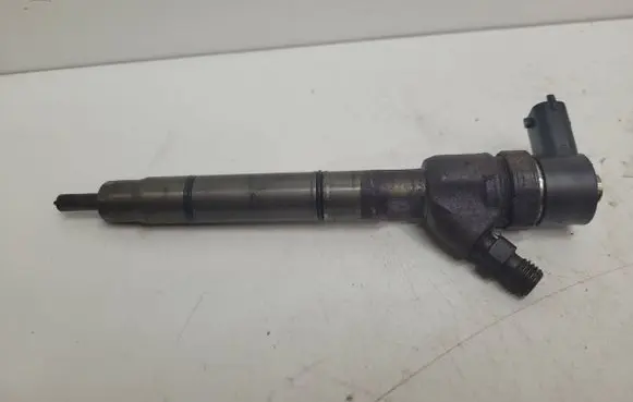 KIA Sportage Fuel injector 338002A800