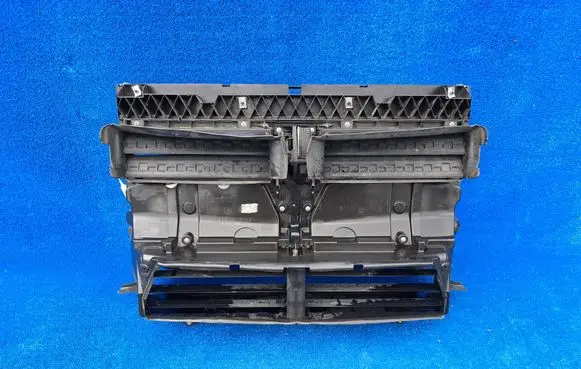 BMW 2 F45 Intercooler air guide/duct channel 8499973