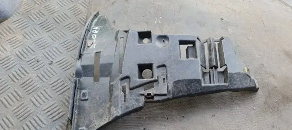 Volvo V70 Front bumper mounting bracket 09190304