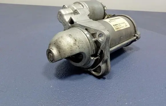 Opel Zafira C Starter motor 25194650