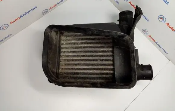 BMW 5 E39 Intercooler radiator 2246031 17512246031