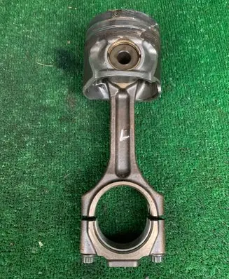 KIA Ceed Piston with connecting rod r083941