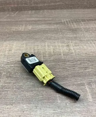 Lexus IS 220D-250-350 Airbag deployment crash/impact sensor 898310W040