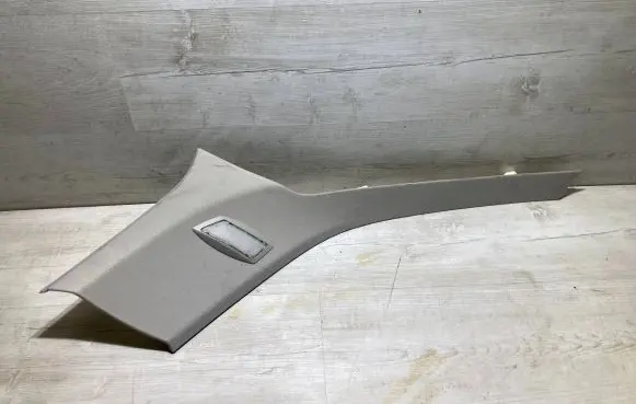 Mercedes-Benz C W204 (D)pillar trim (top) a2048205501