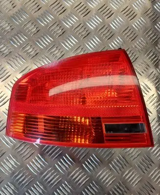 Audi A4 S4 B7 8E 8H Rear/tail lights L965069