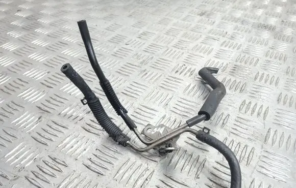Mazda CX-7 Fuel line pipe