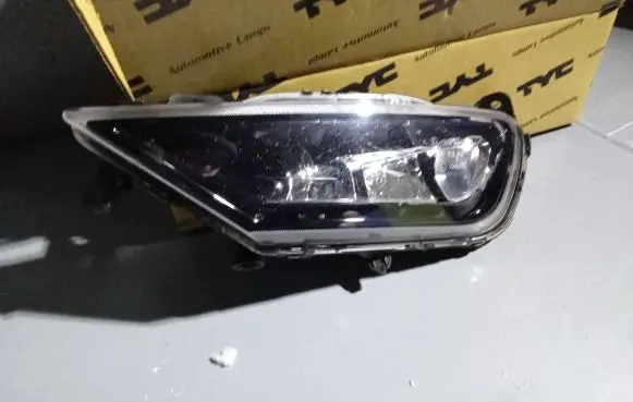 Volvo XC90 Front fog light 31395865 10081010000 42HL353560200A