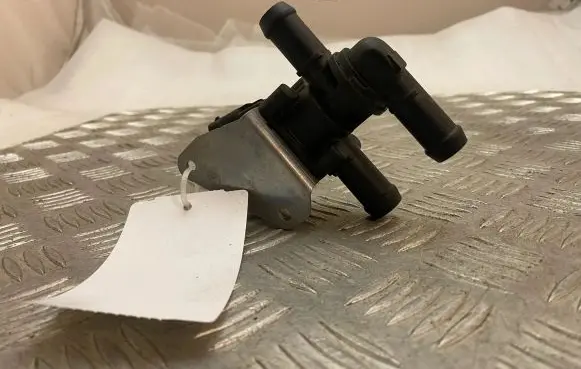 Volvo XC90 Coolant heater control valve 31338385