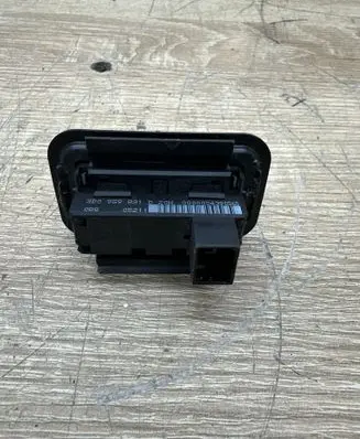 Audi A8 S8 D4 4H Tailgate/boot open switch button 3D0959831D 05211 000000430565