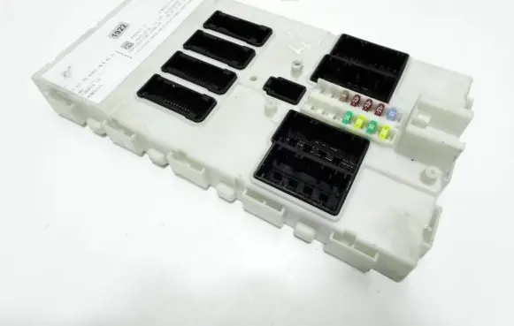 BMW 3 F30 F35 F31 Comfort/convenience module 9366410 8272331751 580T17F05