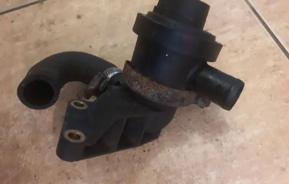 Volkswagen Golf II Turbo air boost pressure sensor 069129726 390160942