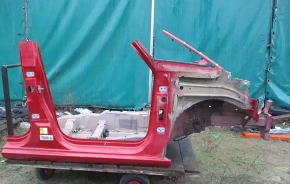 Citroen C4 II Picasso Front quarter panel 