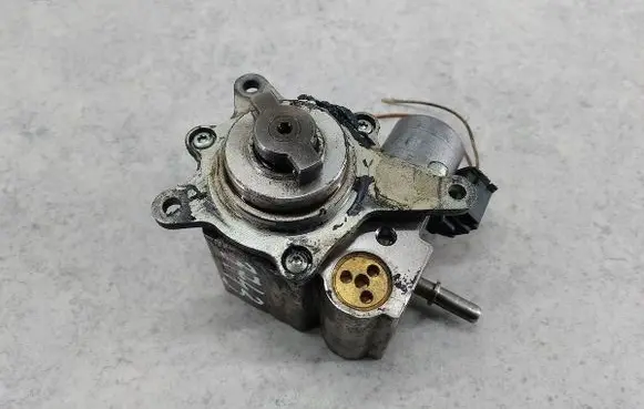 Citroen C4 Grand Picasso Fuel injection high pressure pump 9819938480
