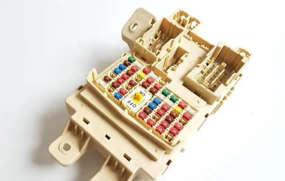 Hyundai Ioniq Fuse module 91950G2290