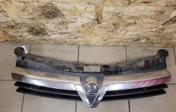 Opel Astra H Front bumper upper radiator grill 95653704 13108471 461088395