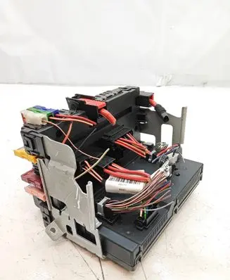 Mercedes-Benz S W221 Fuse module A2219006902 30S10022673 10022673
