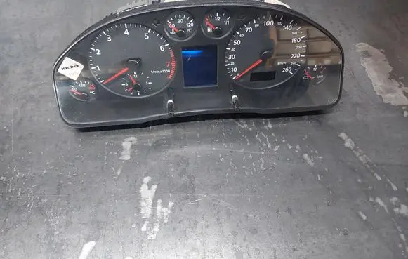 Audi A4 S4 B5 8D Speedometer (instrument cluster) 8D0919881J