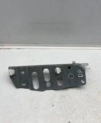 Renault Clio V Fender mounting bracket 641C04310R