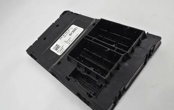 Audi RS5 Comfort/convenience module 8W0907063DG F005V02175 8W0907063BG