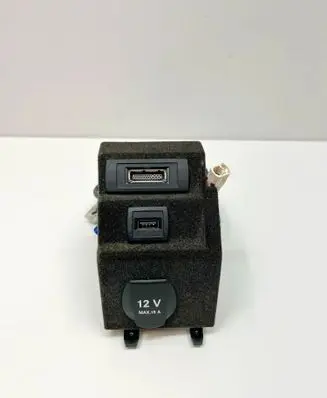 Mercedes-Benz SL R231 USB socket connector A2318202915 2318202915