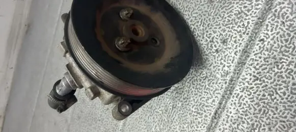 Mercedes-Benz Vito Viano W638 Power steering pump