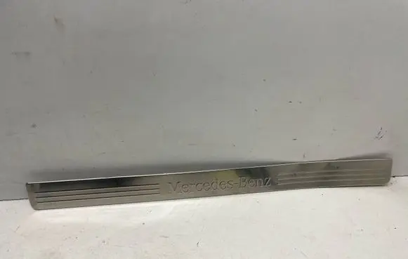 Mercedes-Benz C W204 Front sill trim cover 