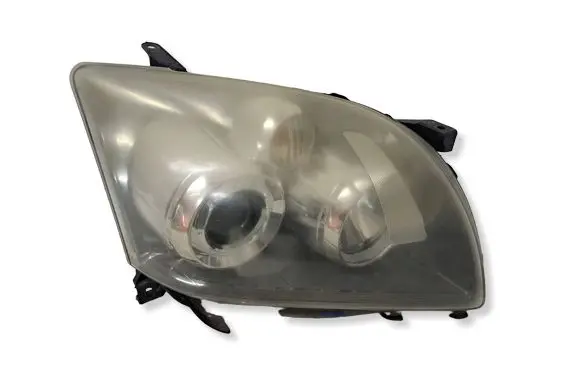 Toyota Avensis T250 Headlight/headlamp 