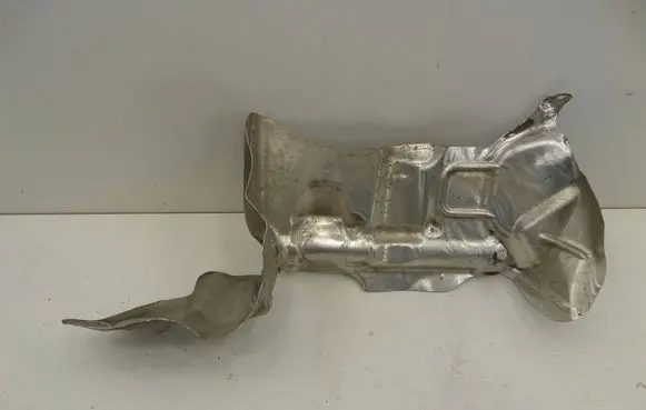 Mini One - Cooper F56 F55 Exhaust heat shield 6869739