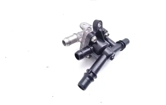 Mitsubishi Outlander Thermostat/thermostat housing 