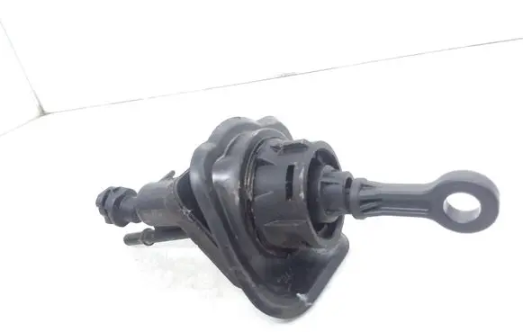 Ford Mondeo MK IV Clutch master cylinder 6G917A543AC