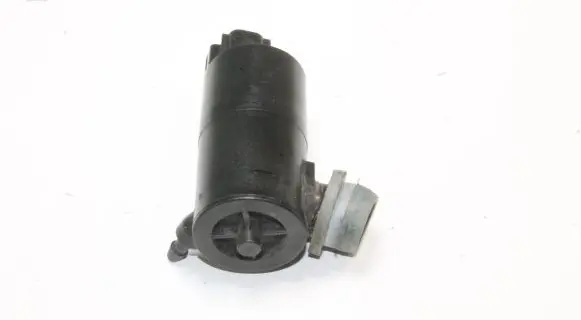 Toyota Auris 150 Windscreen/windshield washer pump 30891