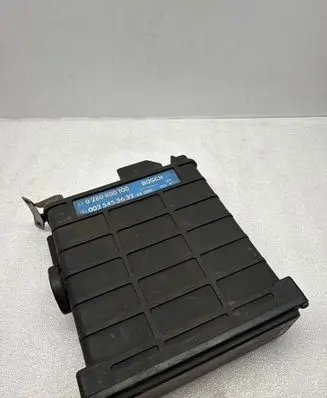 Mercedes-Benz E W124 Engine control unit/module 0280800100 0025453632