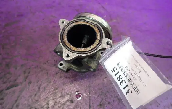 Volkswagen Polo EGR valve 045129637A