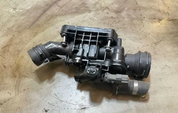 Peugeot Partner III Thermostat 9818467880