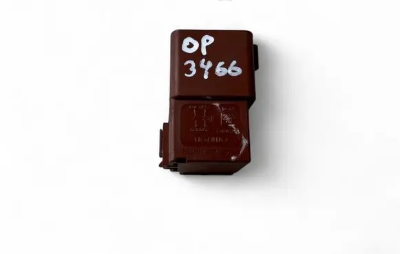 Citroen C5 Coolant fan relay 17325003001