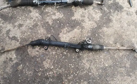 Toyota Corolla Verso E121 Steering rack